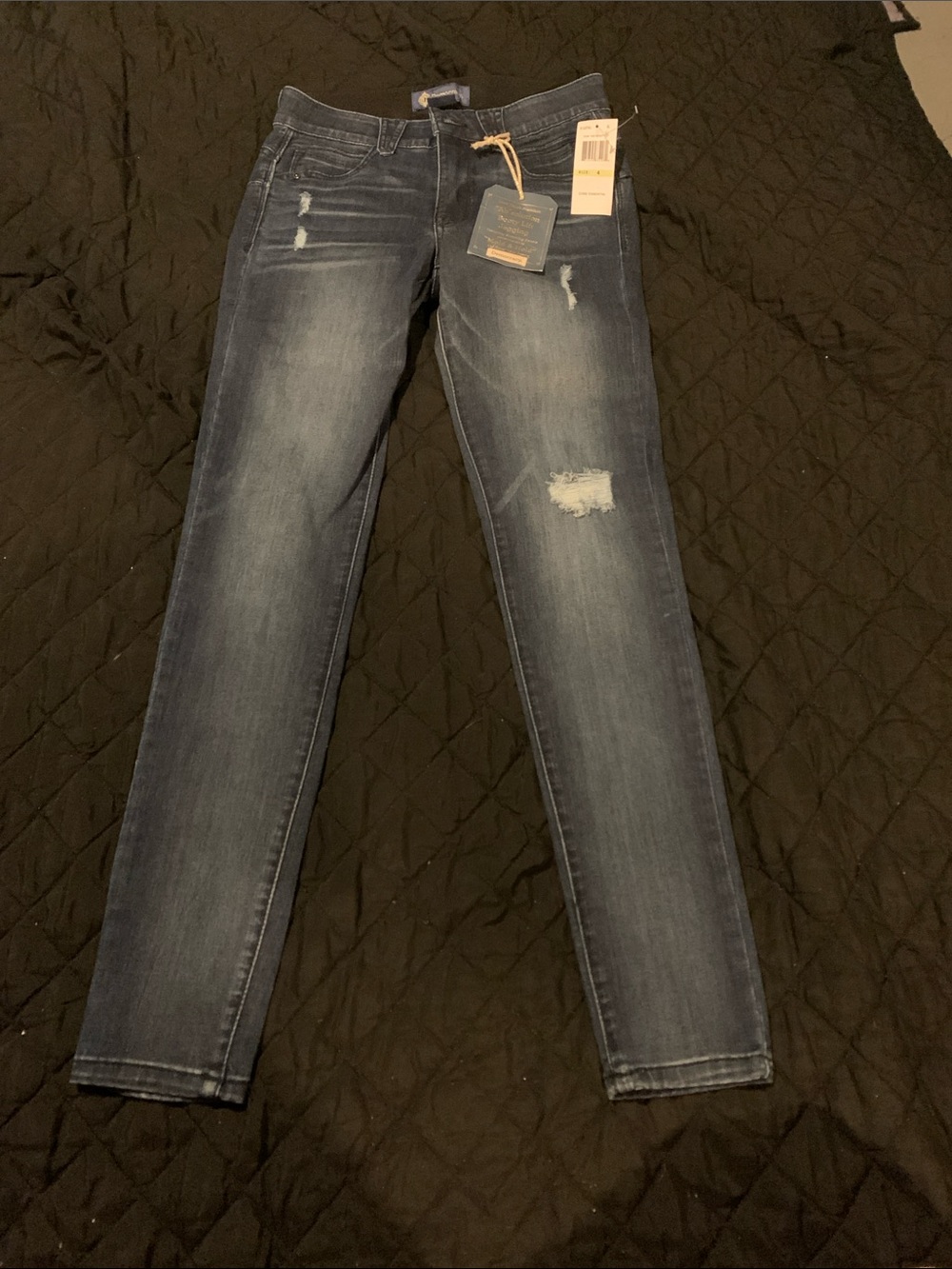 Democracy Women’s Skinny Jeans in Dark Blue Wash